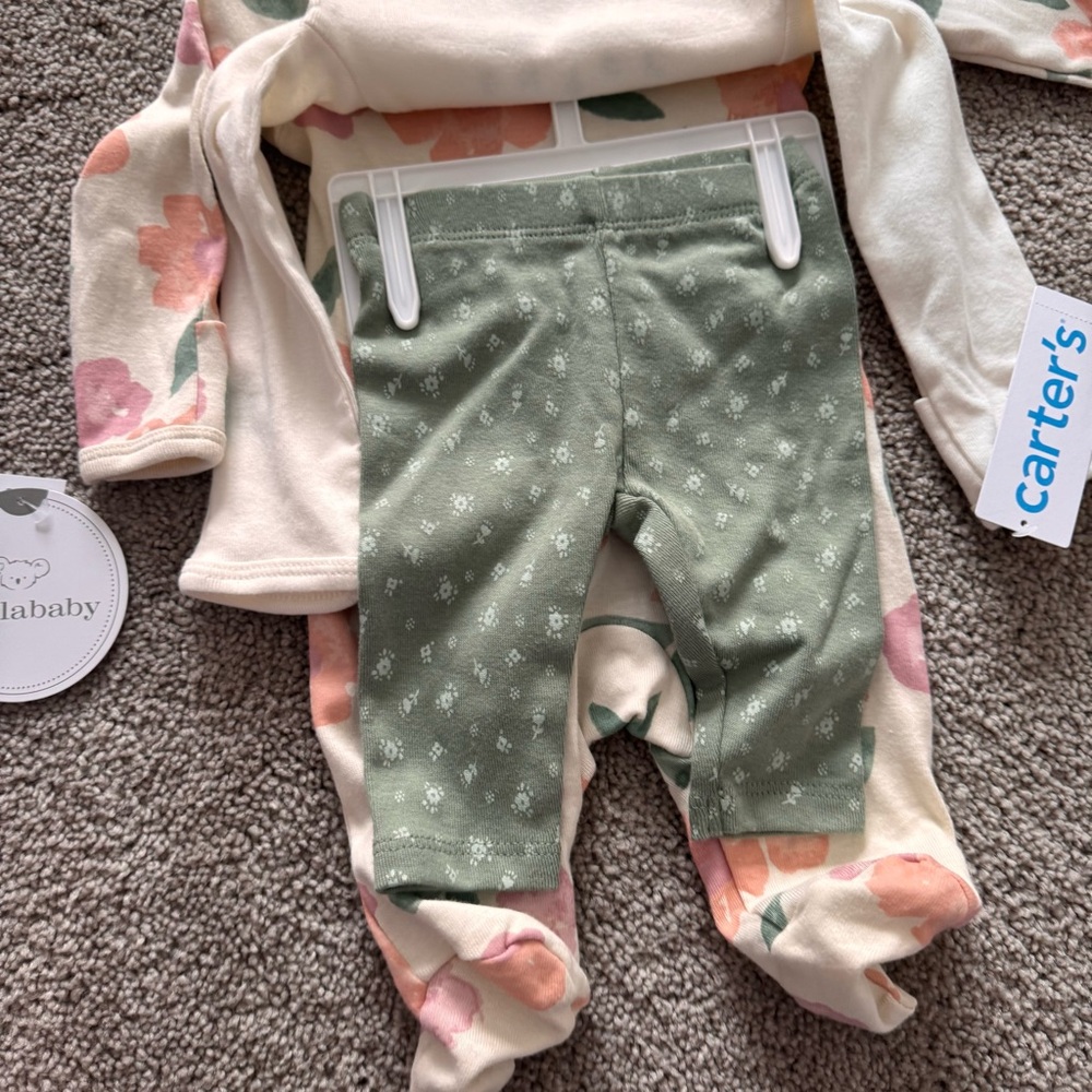 Newborn NWT Baby Girl Clothing Set bundle - Picture 3 of 3